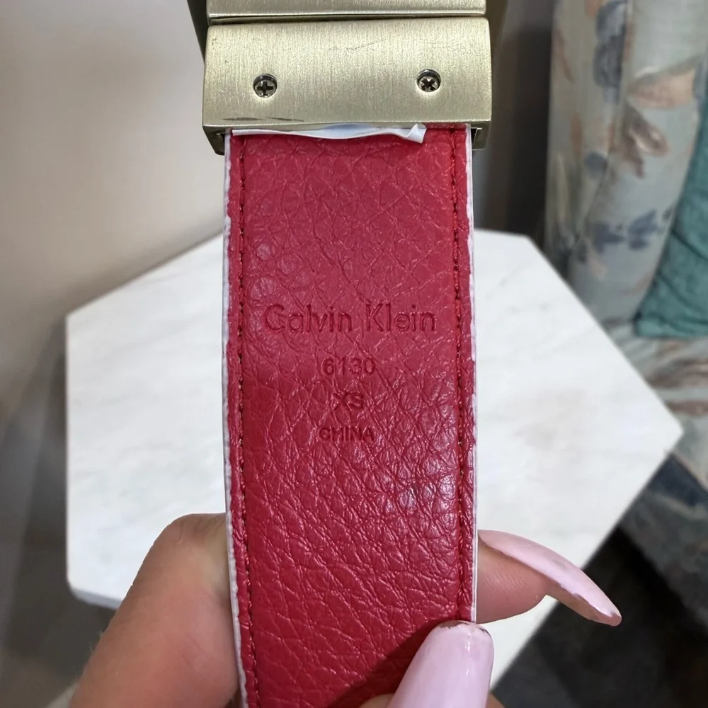 🔥NWOT Calvin Klein Women’s White Reversible Belt with Red Lining Size 34🔥